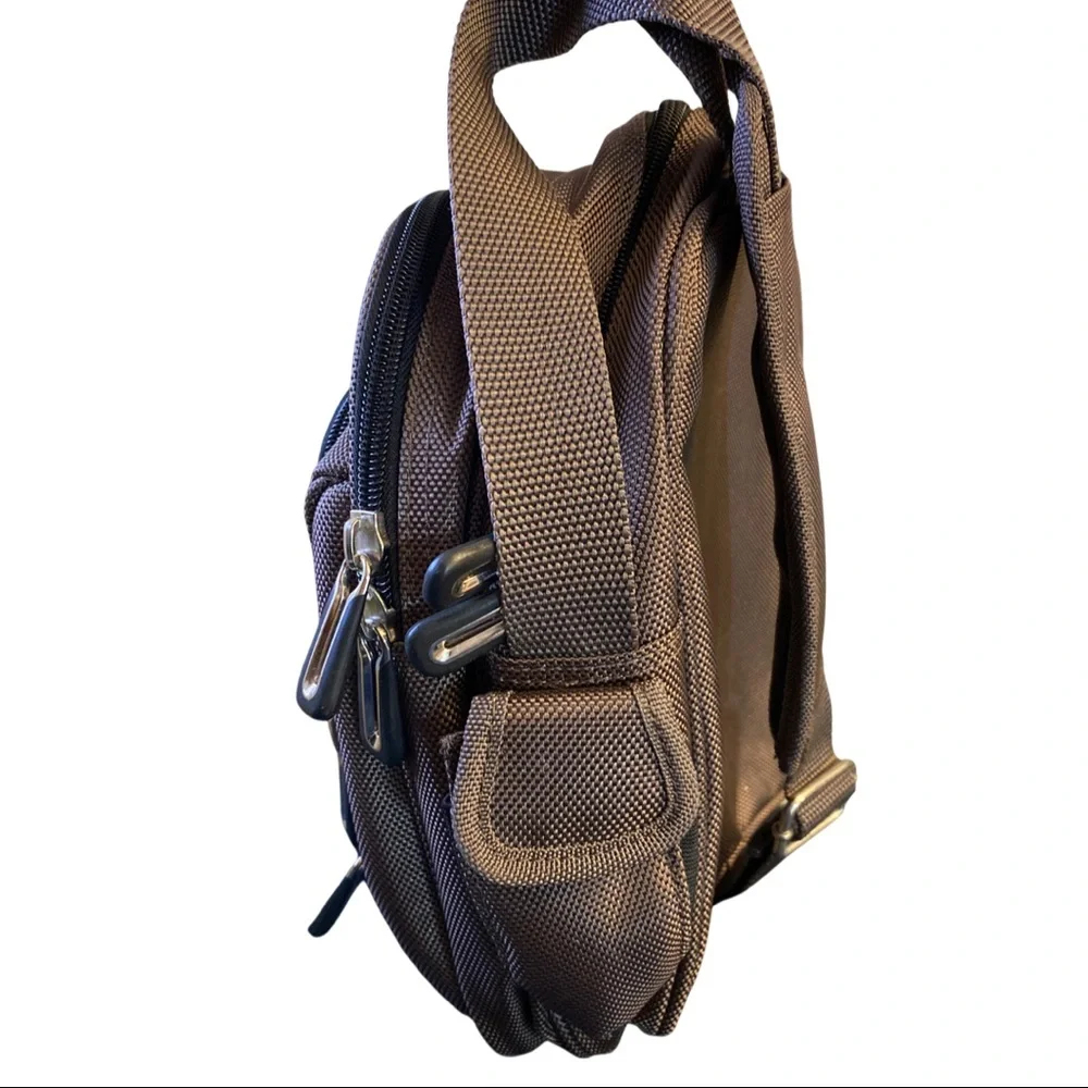 Ricardo Beverly Hills Brown Travel Bag Crossbody Strap Carry on